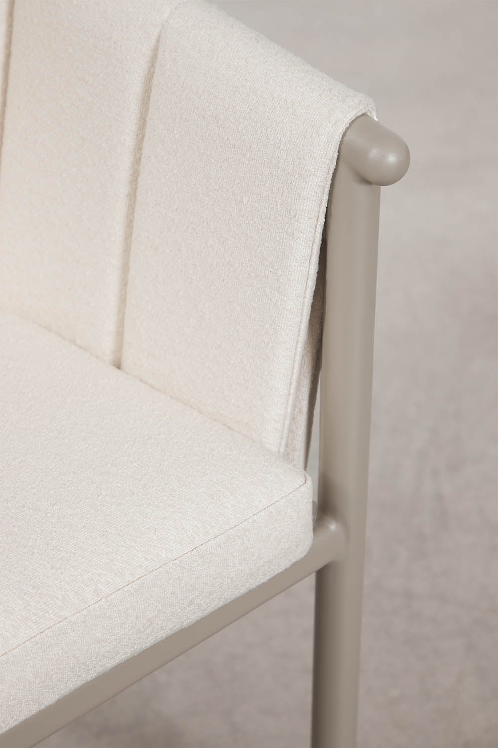 Boleni garden chair with armrests in bouclé and aluminum, gallery image 6