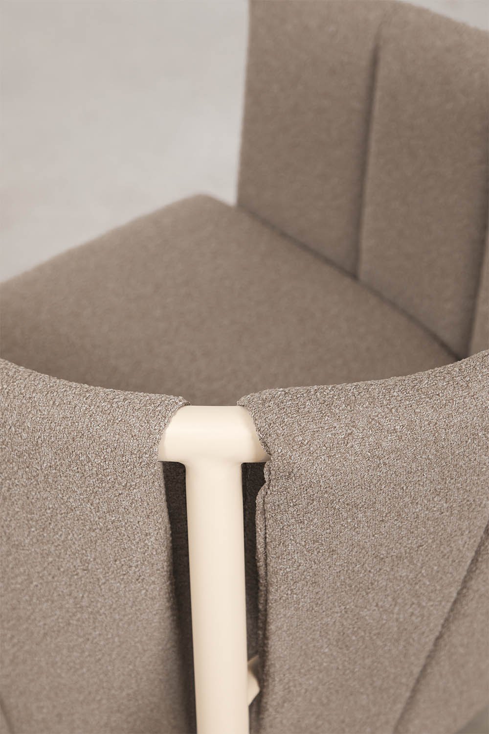 Boleni garden chair with armrests in bouclé and aluminum, gallery image 7