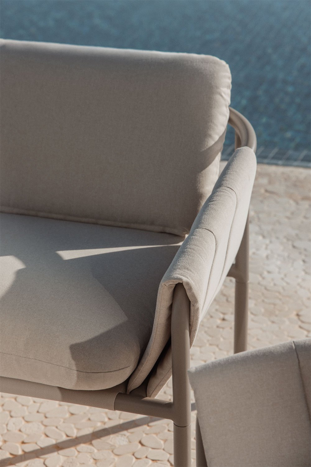 2-seater garden sofa upholstered and in steel Zunika, gallery image 2