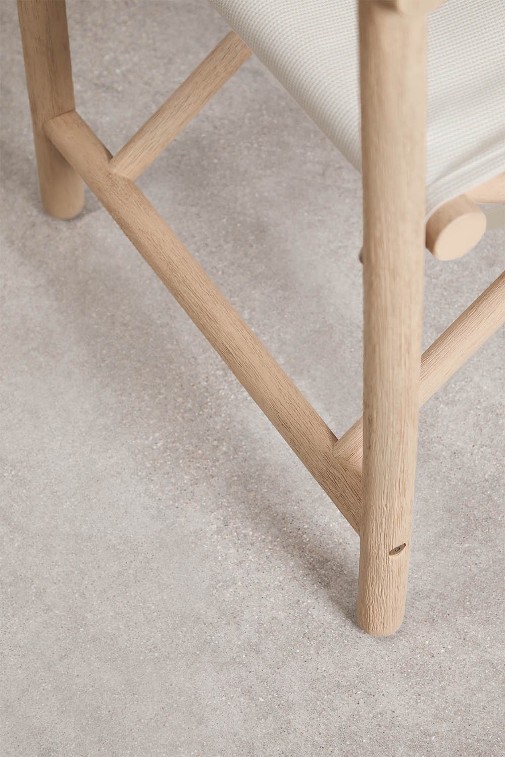 Pack of 4 folding director garden chairs in acacia wood Olivia, gallery image 7