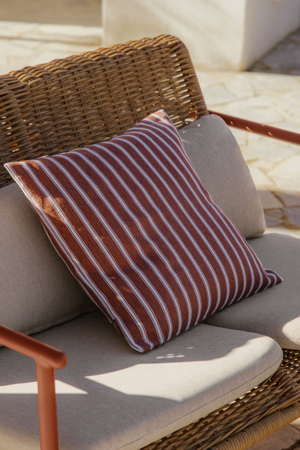 2-seater garden sofa in aluminum and synthetic rattan Duroli, gallery image 2