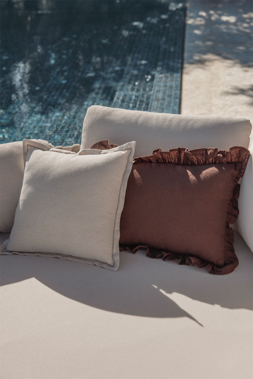 Double sun lounger in aluminum and braided rope with Tevary cushions, gallery image 3