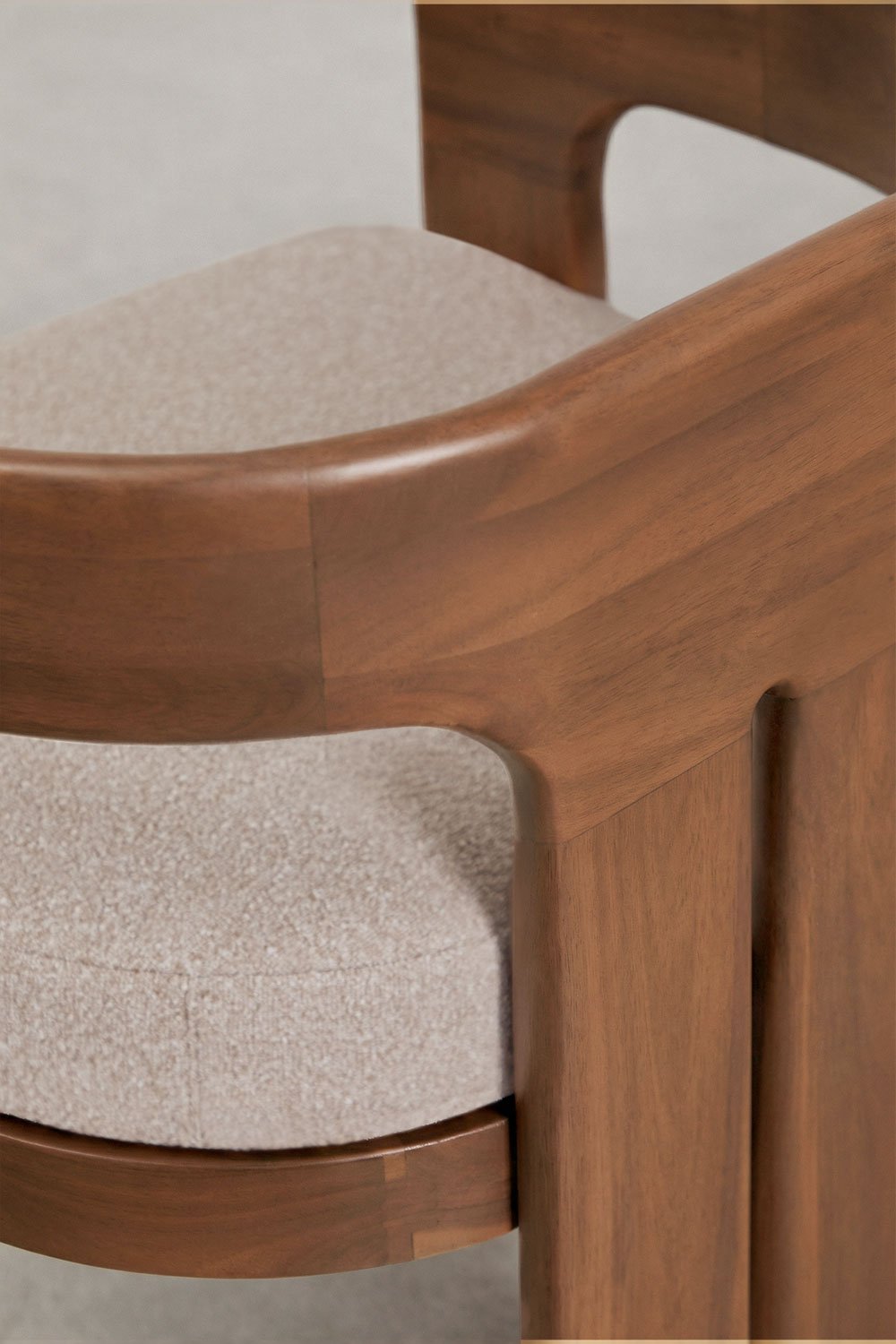 Garden chair with armrests in acacia wood and Kandroa bouclé fabric, gallery image 5