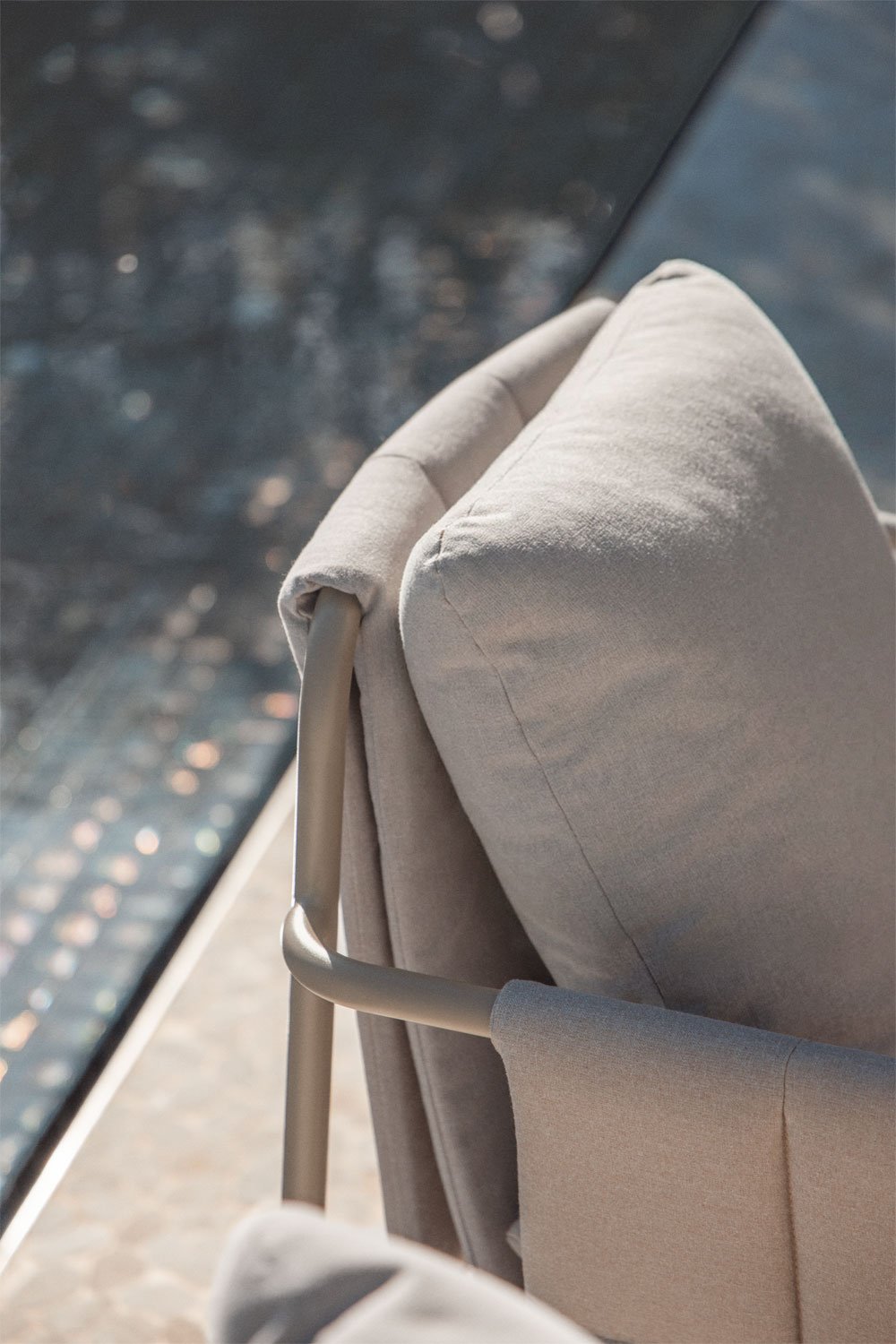 Zunika upholstered garden chair with armrests and steel frame, gallery image 2