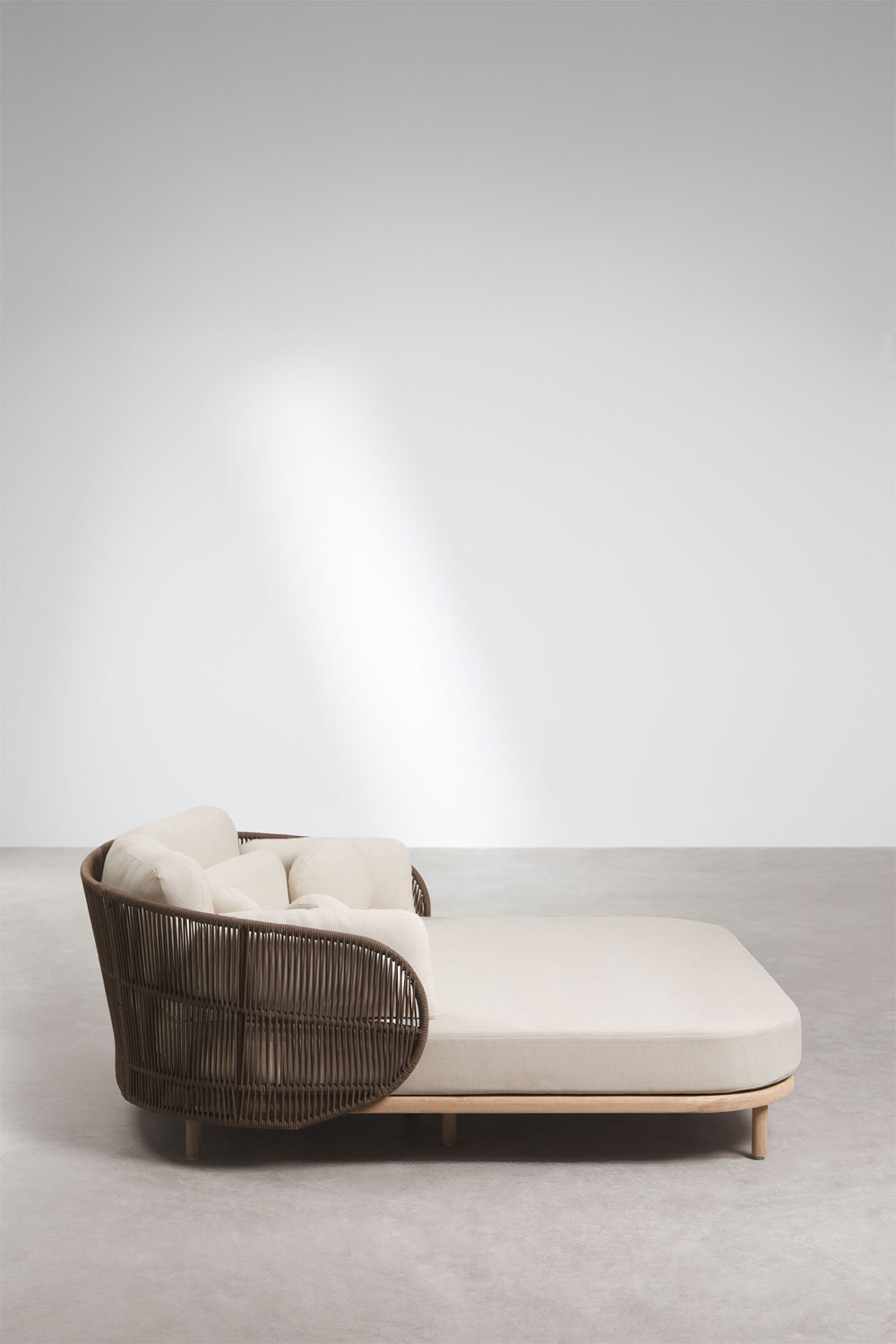 Double sun lounger with cushions in acacia wood and braided rope Capri, gallery image 2