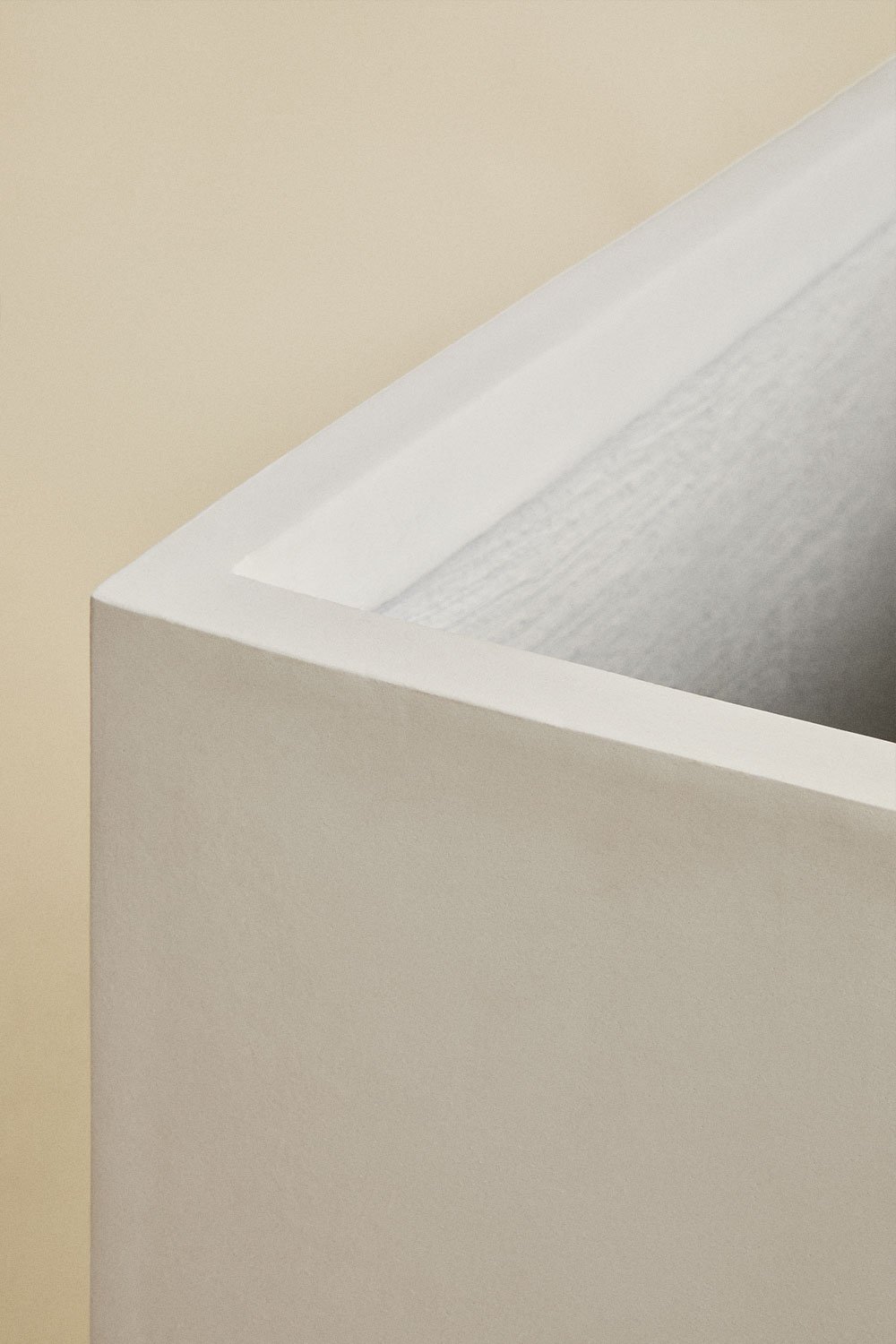 Neyrua outdoor cement planter, gallery image 3