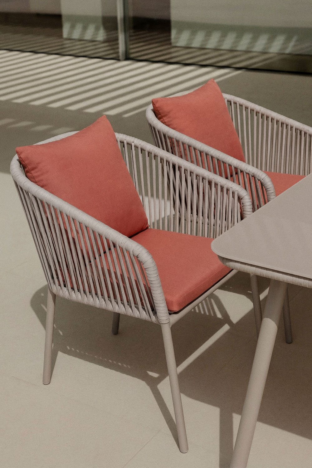 Arhiza Classic garden chair with braided rope armrests, gallery image 1