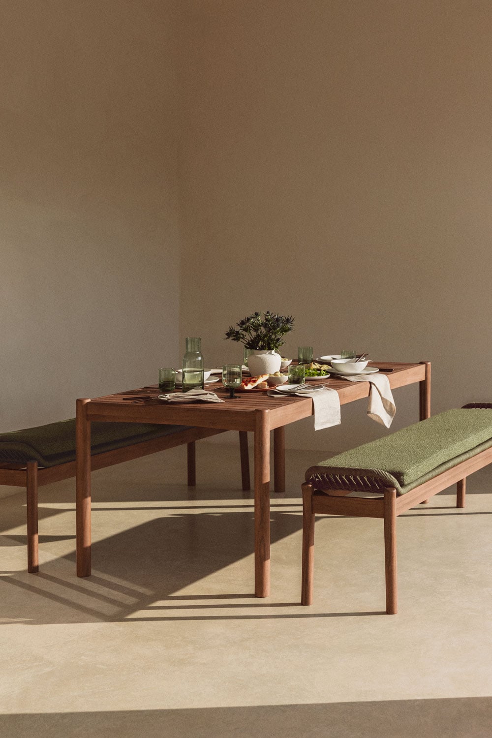 Rectangular garden table in Karvia acacia wood, gallery image 1