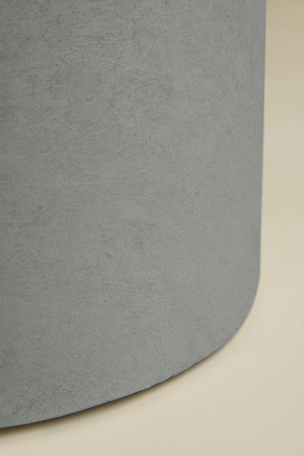 Aurevi outdoor cement planter, gallery image 3