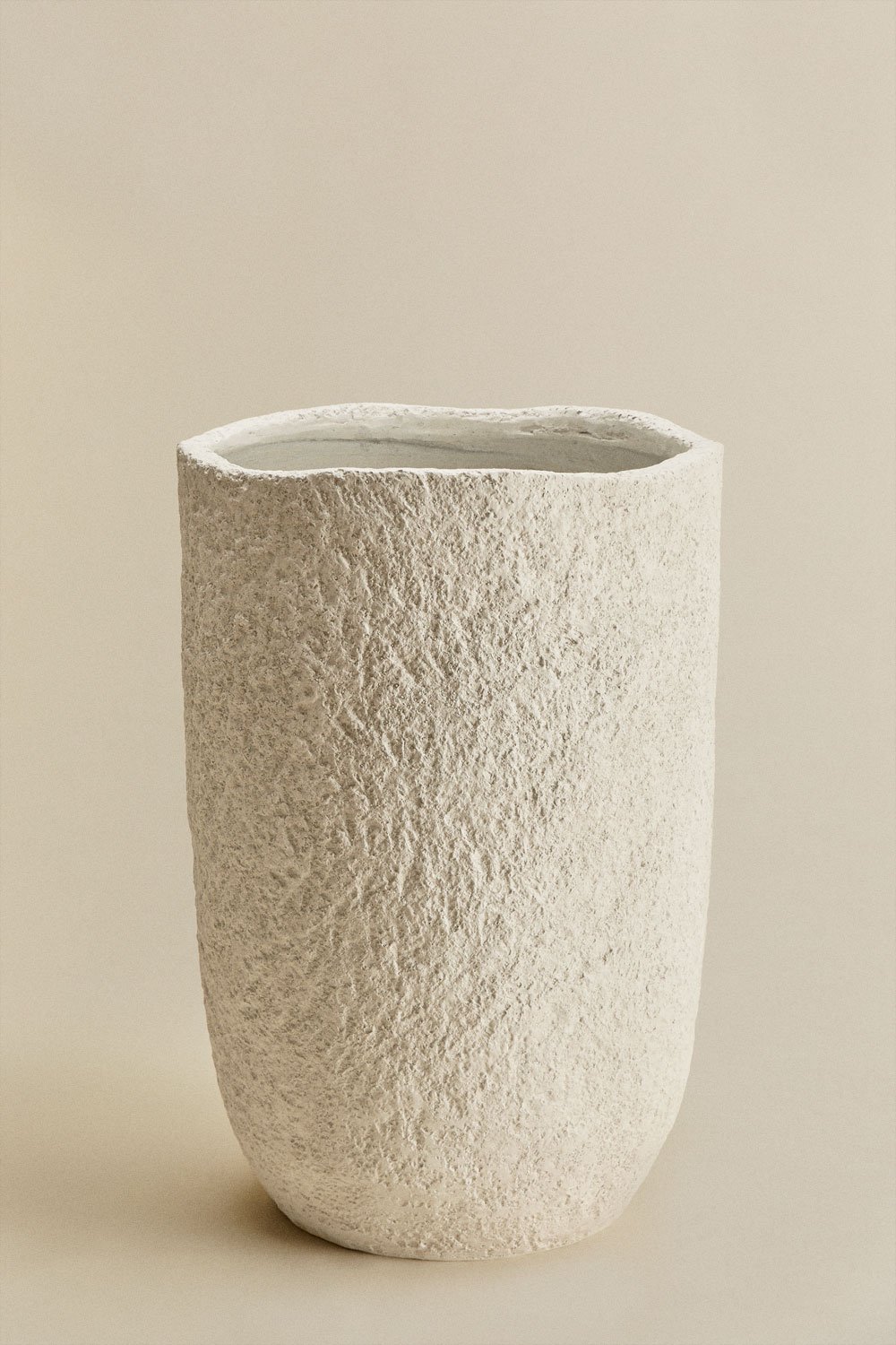 Nuria cement planter, gallery image 1