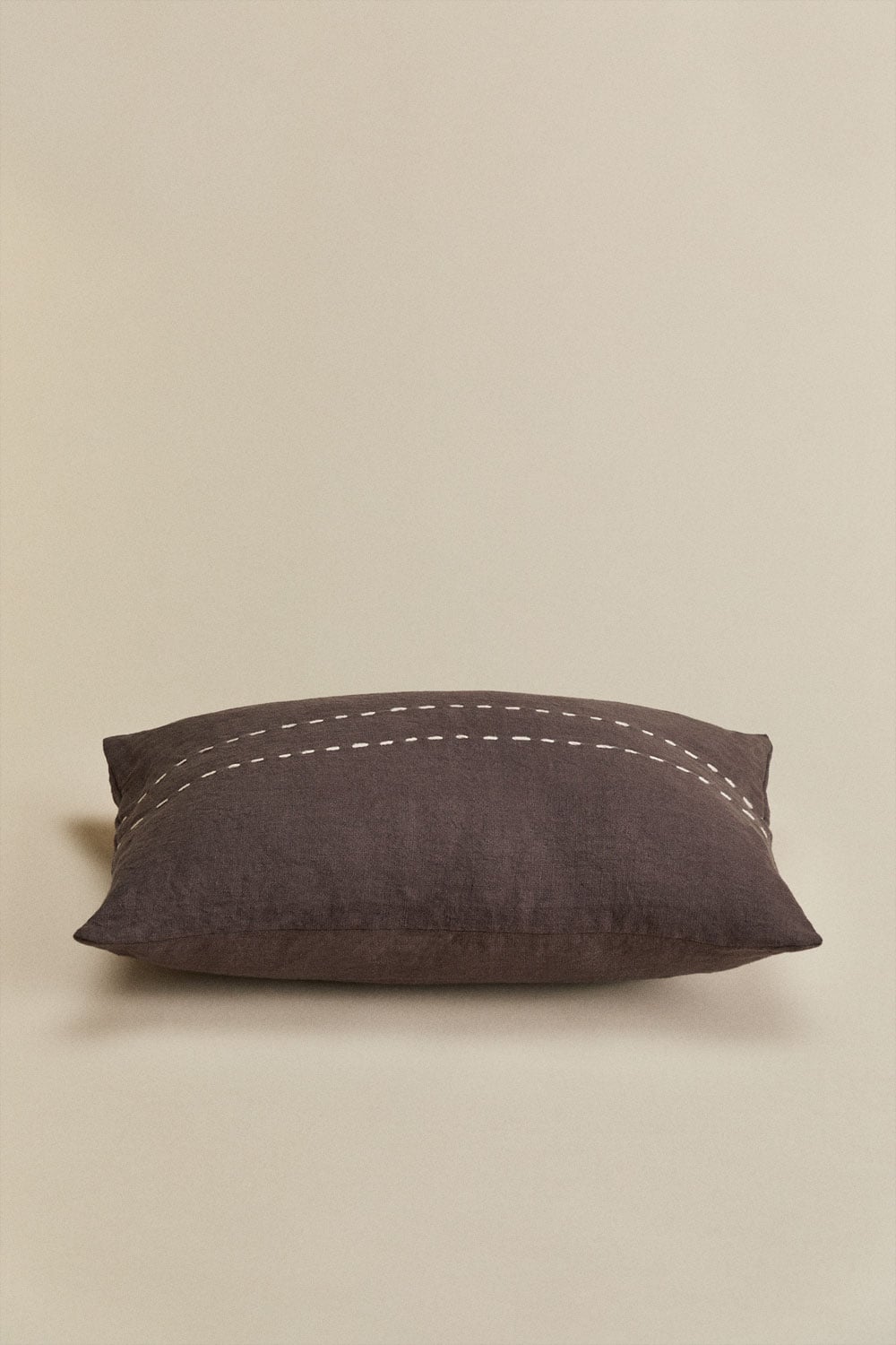 Rectangular cushion 30x40 cm in Nimia linen, gallery image 4