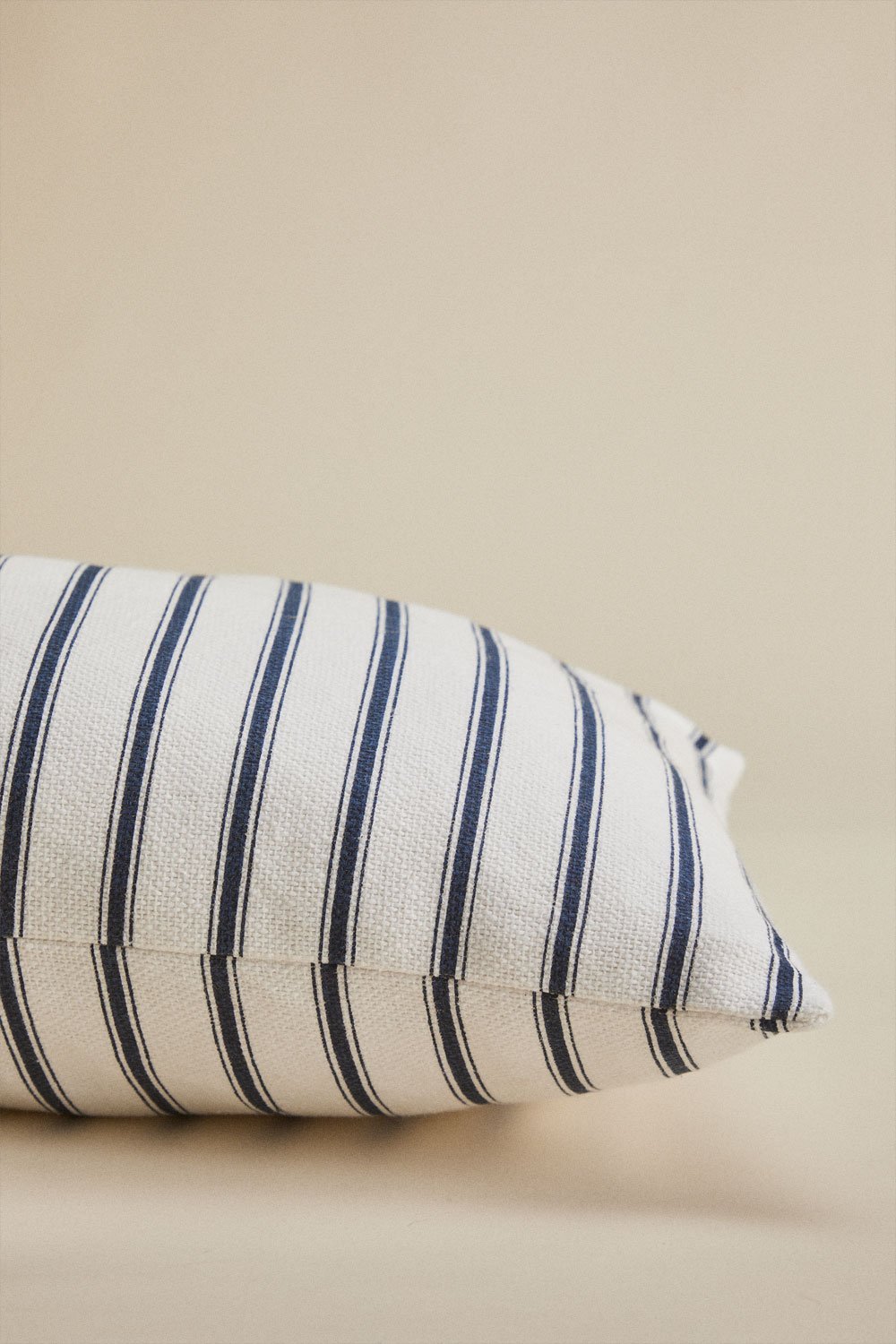 Square cushion 45x45 cm in Nexu cotton, gallery image 5