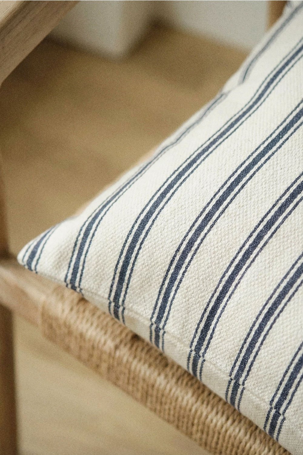 Square cushion 45x45 cm in Nexu cotton, gallery image 2