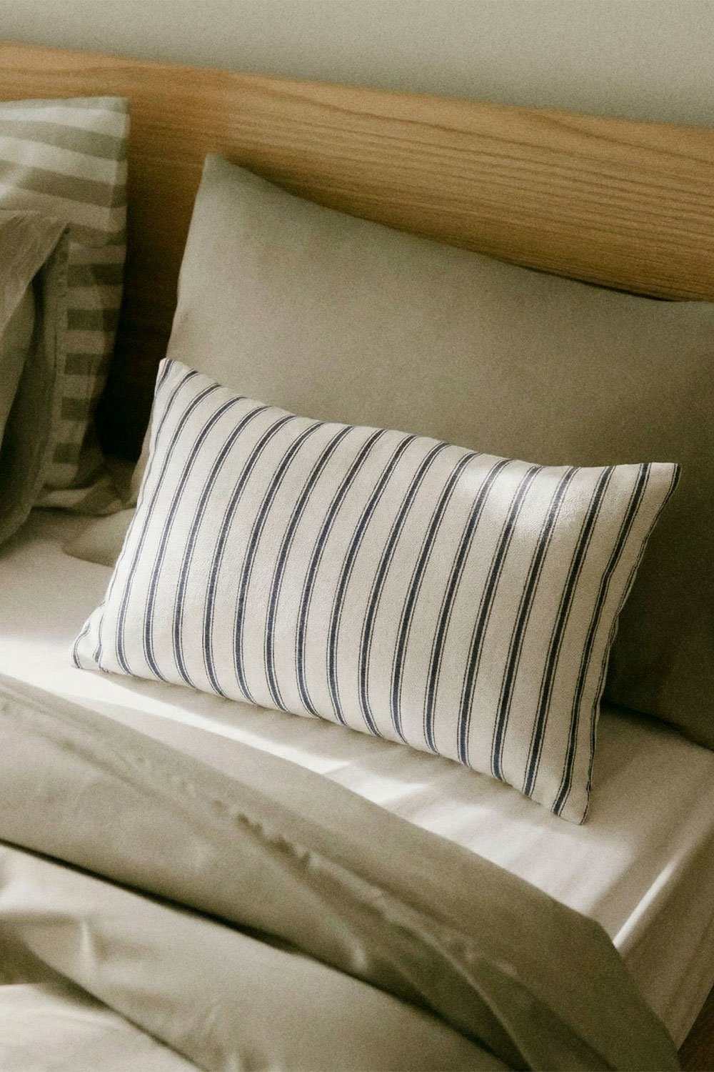 Rectangular cushion 30x50 cm in Nexu cotton, gallery image 1