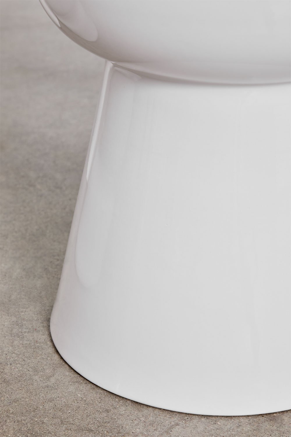 Round Ø35 cm garden side table in Kaly dolomite, gallery image 3