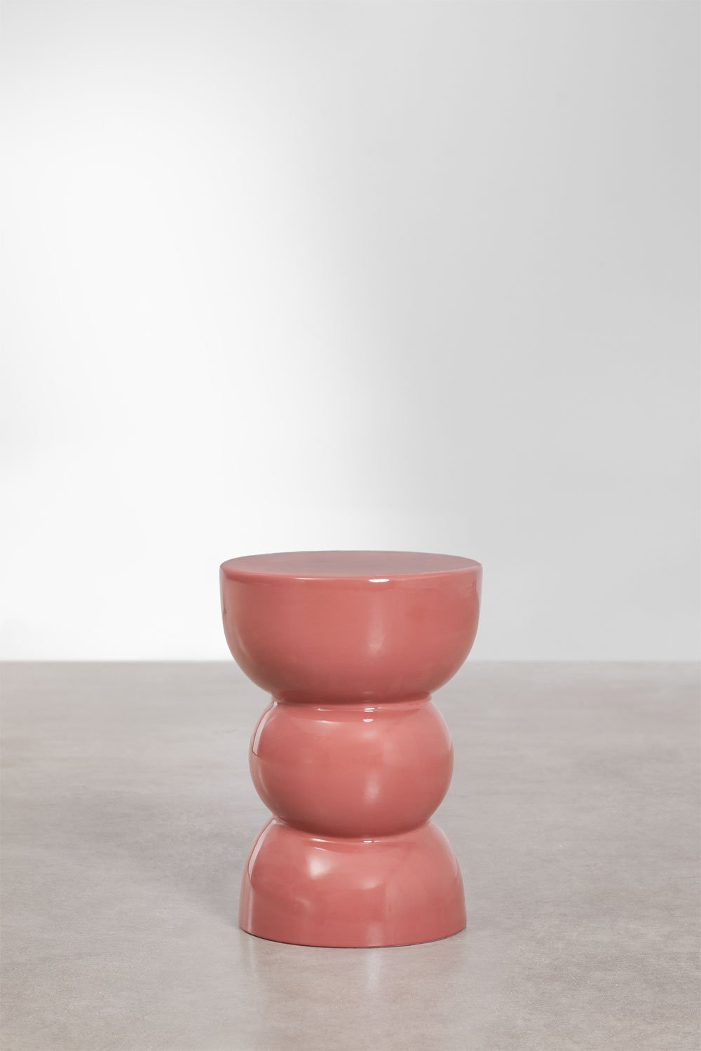 Round garden side table Ø35 cm in dolomite Tiyi, gallery image 1