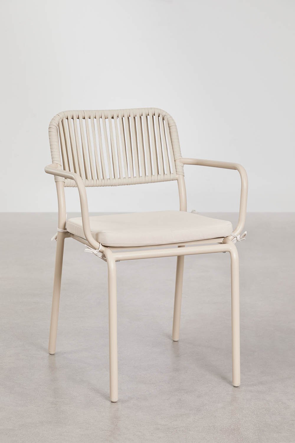 Rectangular table set 160x90 cm and 4 stackable garden chairs in braided rope Arhiza, gallery image 5