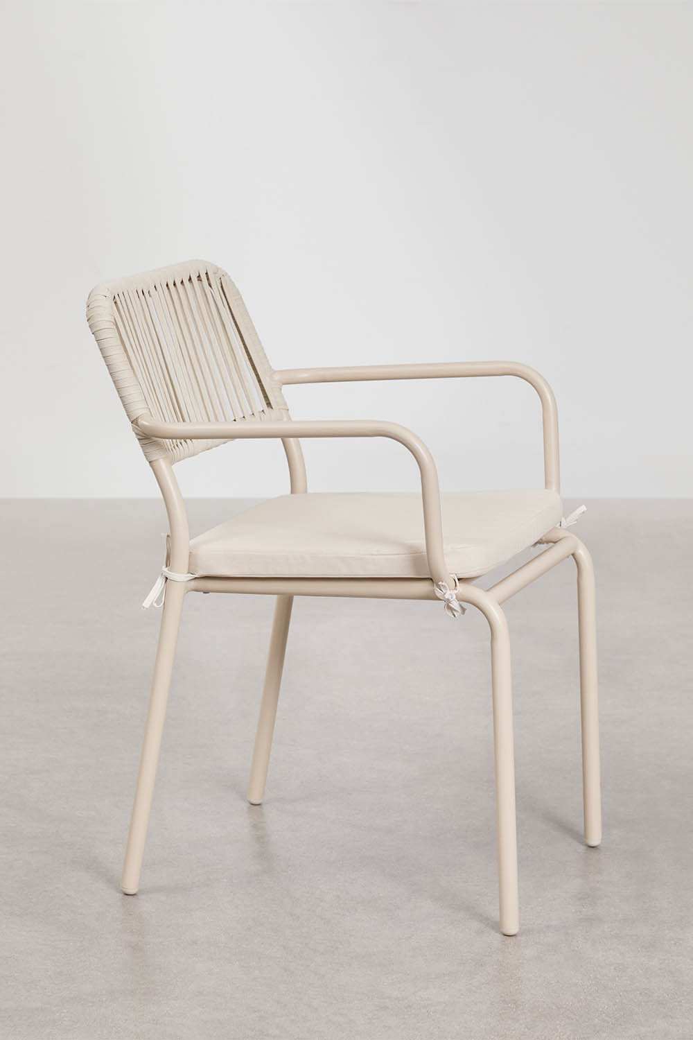 Rectangular table set 160x90 cm and 4 stackable garden chairs in braided rope Arhiza, gallery image 6