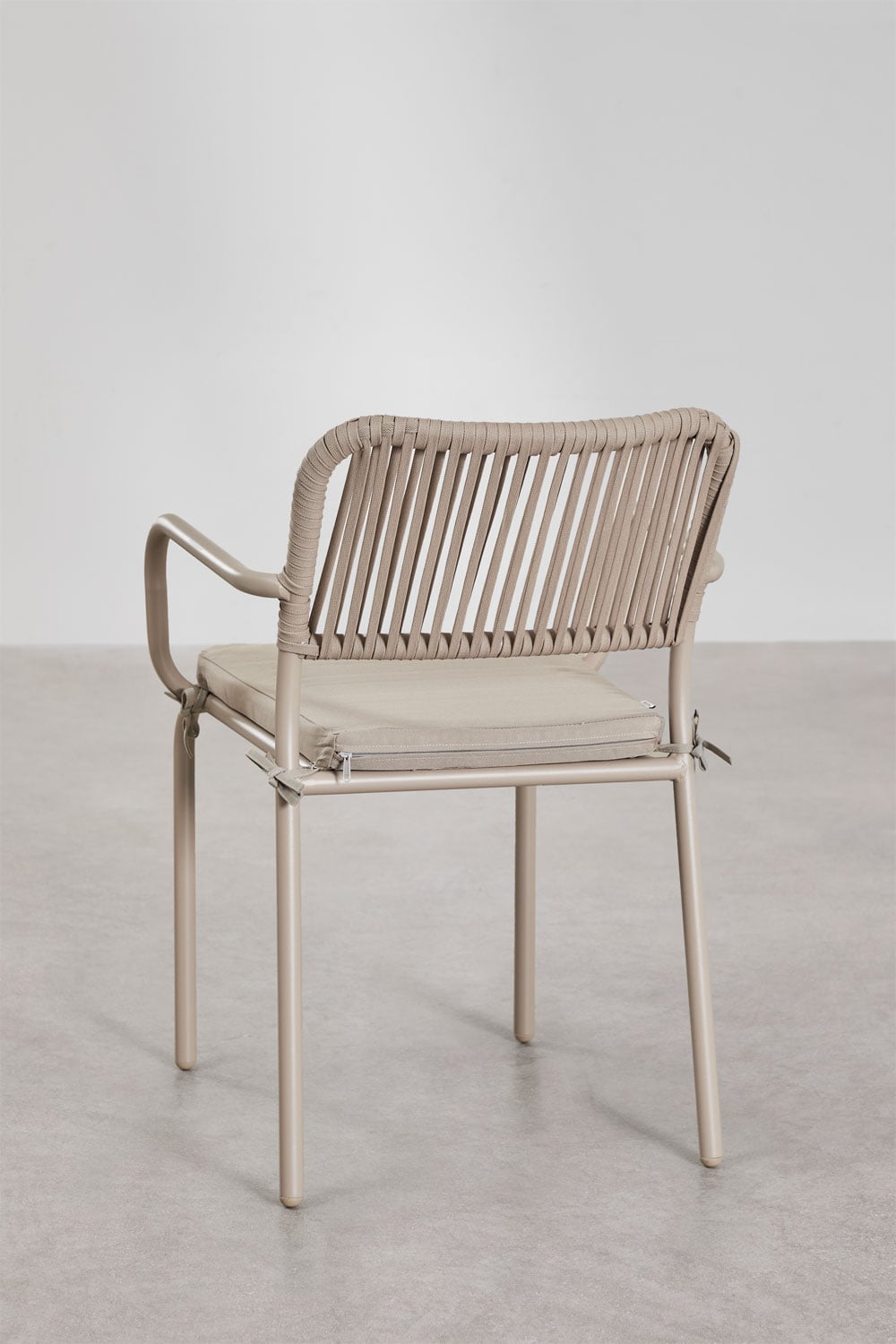 Rectangular table set 160x90 cm and 6 stackable garden chairs in braided rope Arhiza, gallery image 7