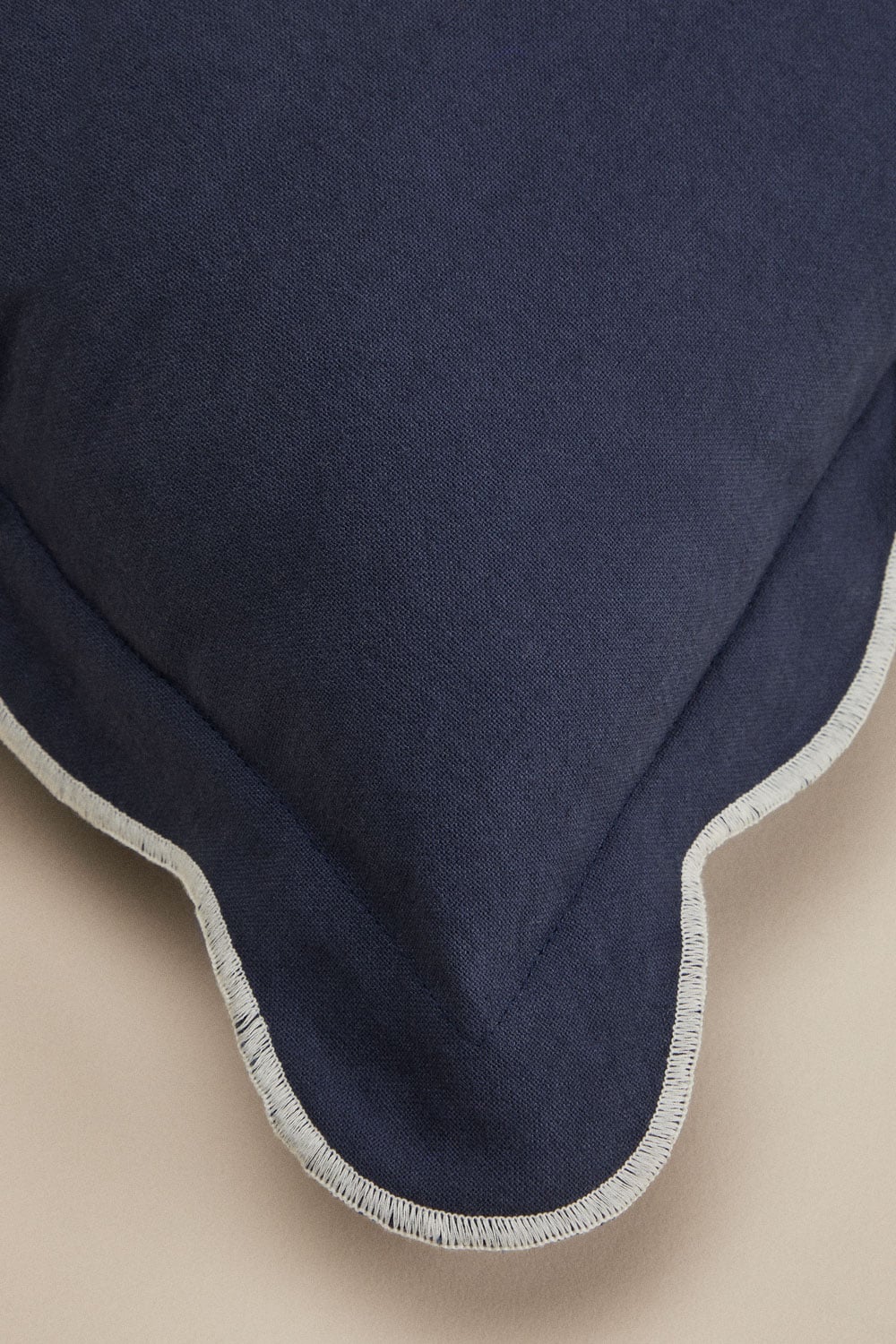 Square cushion 45x45 cm in Kovey cotton, gallery image 4