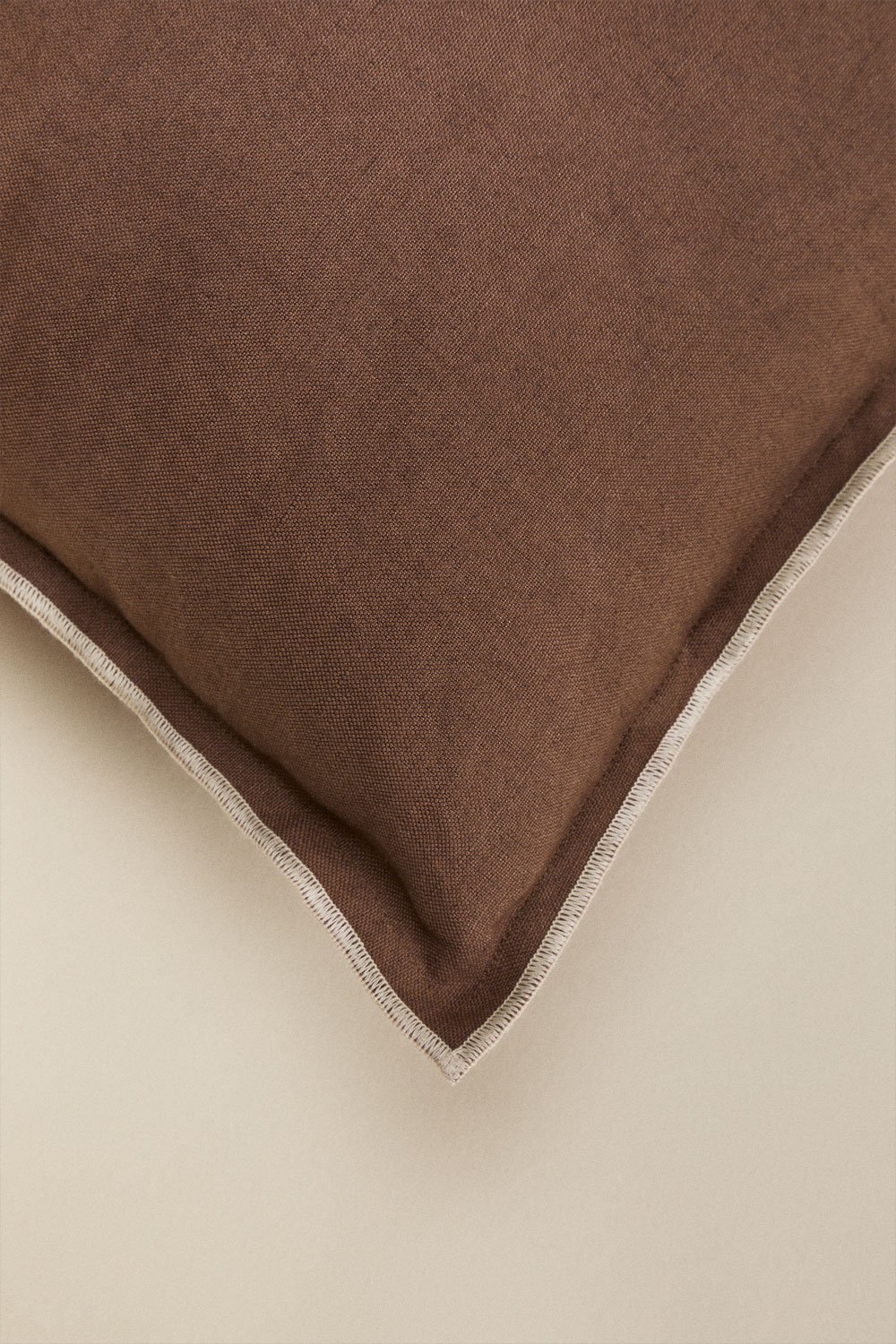 Square cushion 40x40 cm in Angola cotton and linen, gallery image 4