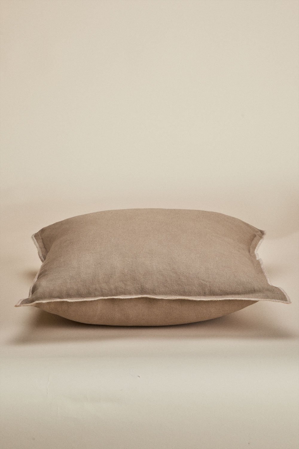 Square cushion 40x40 cm in Angola cotton and linen, gallery image 2
