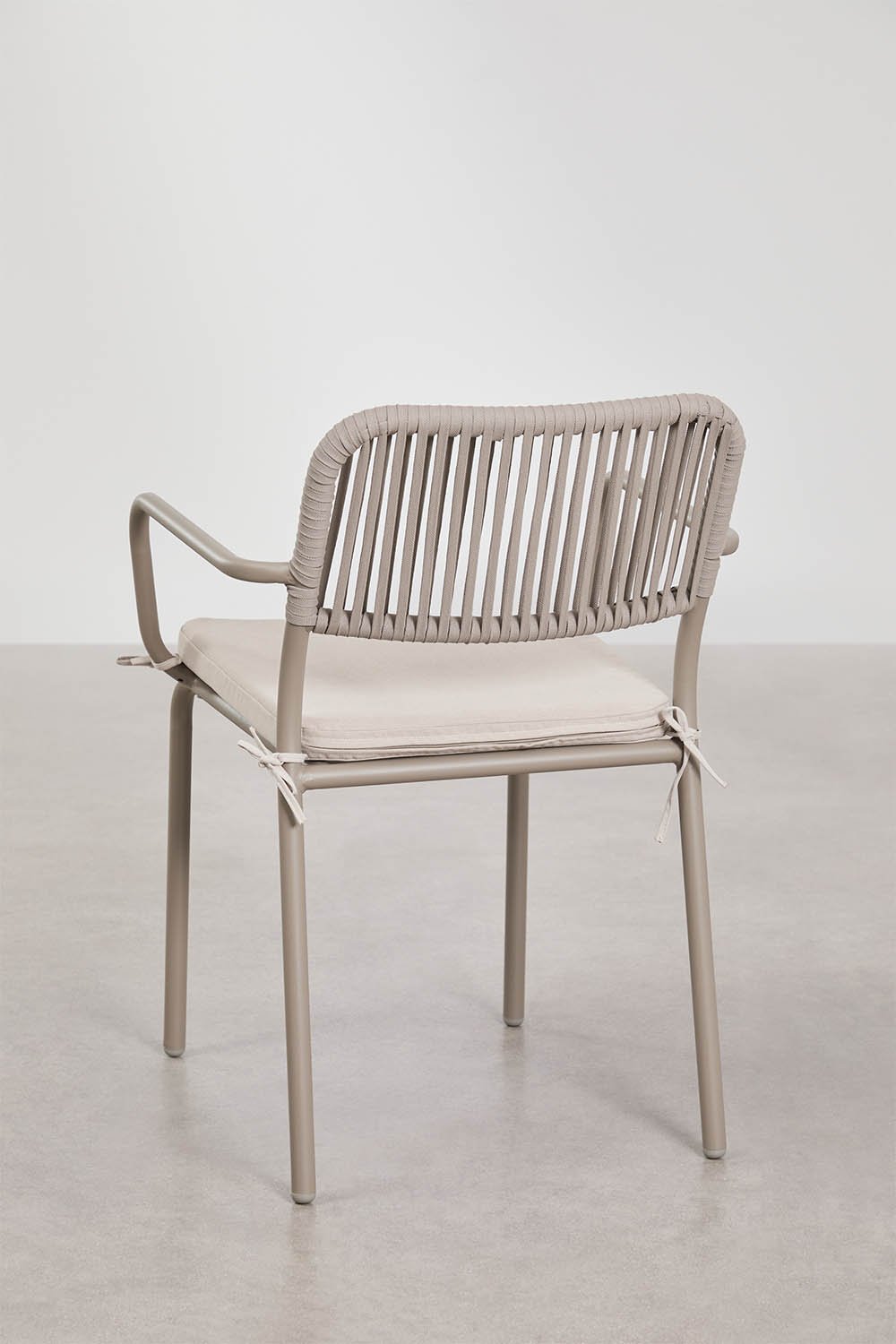 Rectangular table set 160 x 90 cm and 4 stackable dining chairs in braided rope Arhiza, gallery image 7