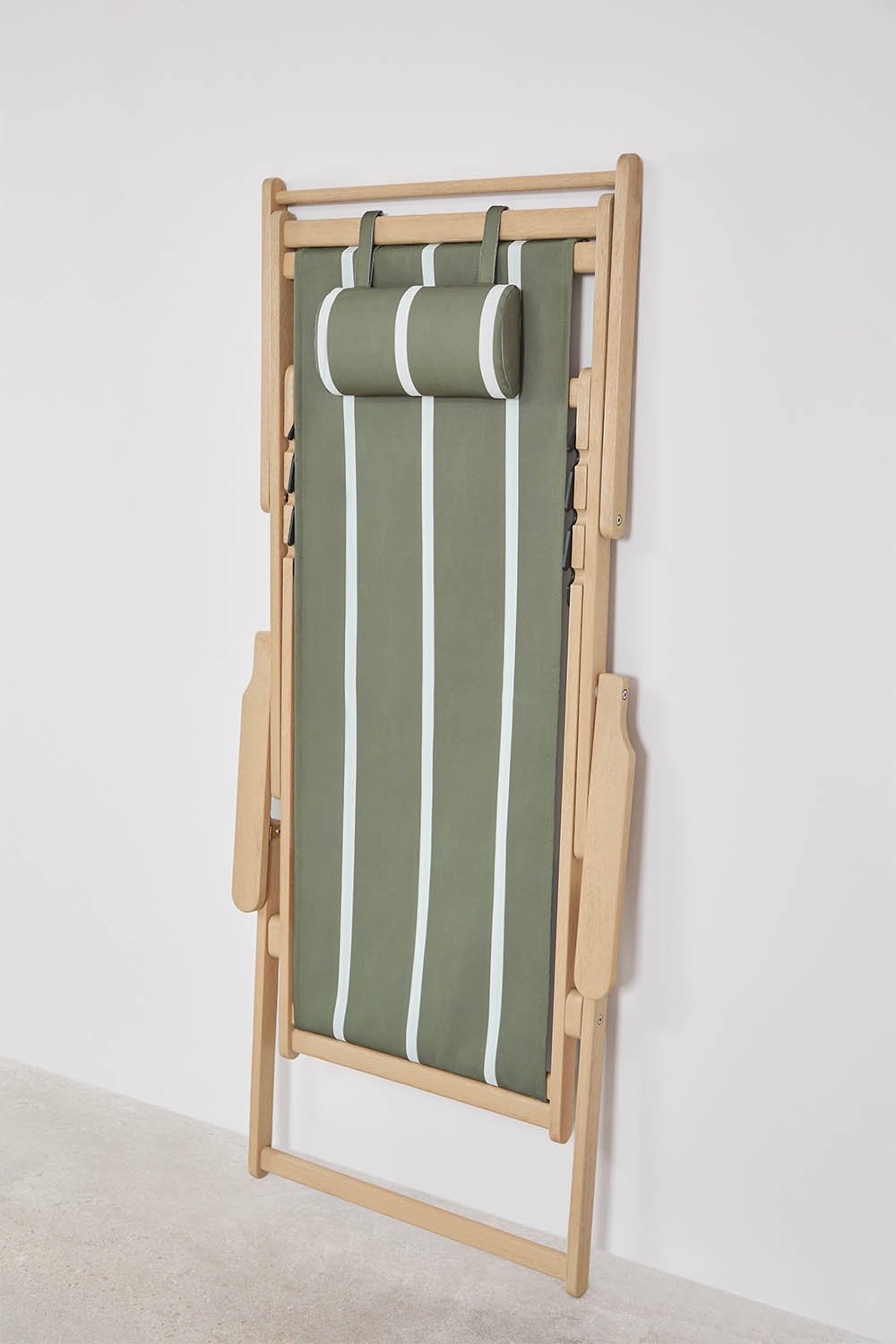 Folding hammock with cushion in Rondonia acacia wood, gallery image 8