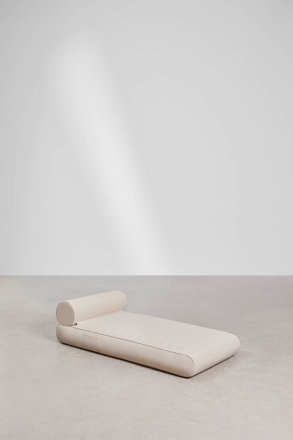 Lirenita inflatable lounger, gallery image 1