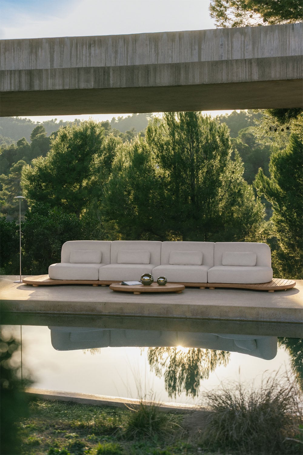 4-piece straight modular garden sofa in acacia wood Gerard, gallery image 1