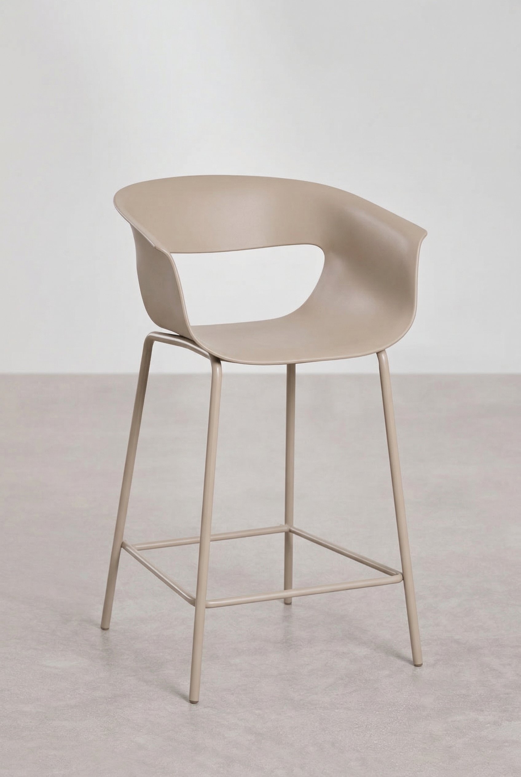 Alanys high garden stool in polypropylene and steel, gallery image 1