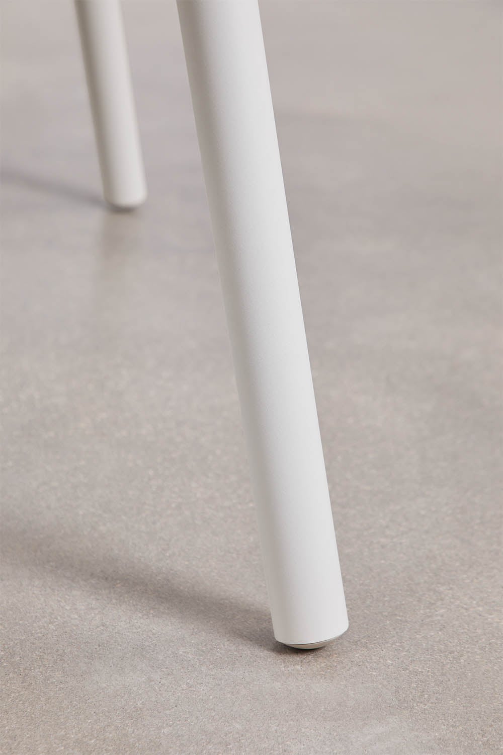 Round garden table Ø130 cm in wood and steel Mireiali, gallery image 3