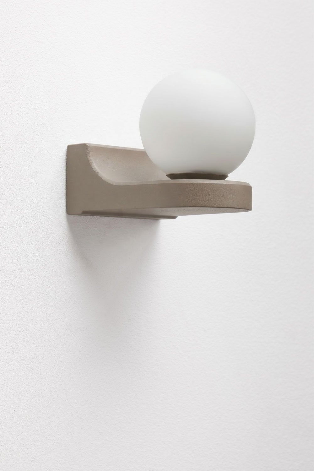 Lanham aluminum outdoor wall light, gallery image 1