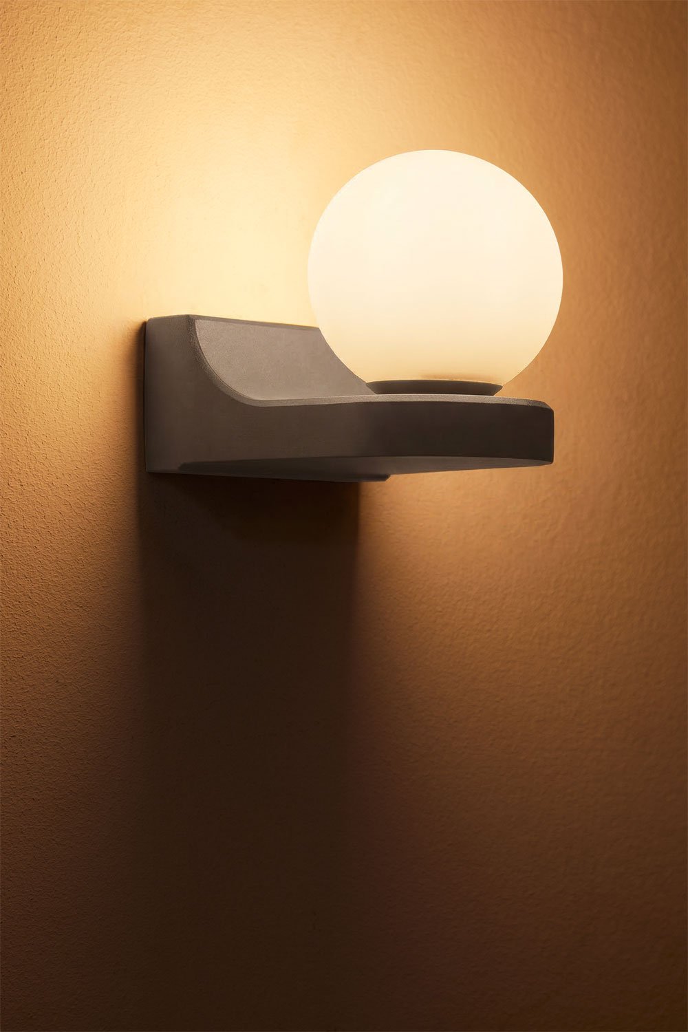 Lanham aluminum outdoor wall light, gallery image 2