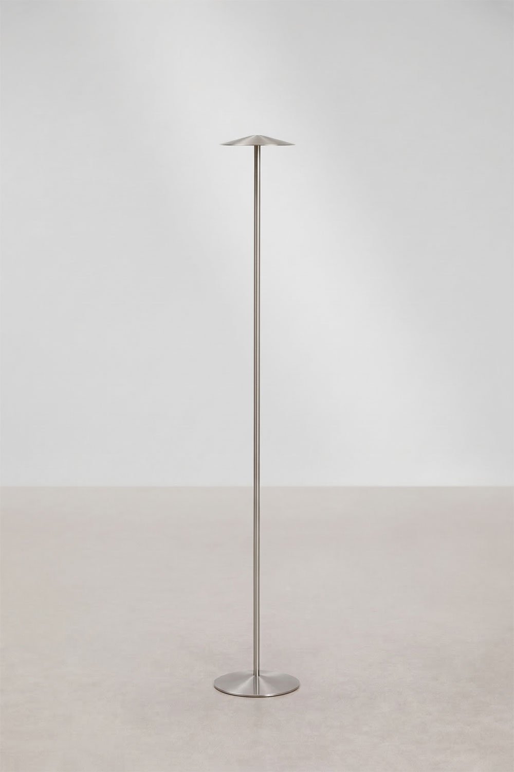 Wireless LED Outdoor Floor Lamp in Iron Emilein, gallery image 1