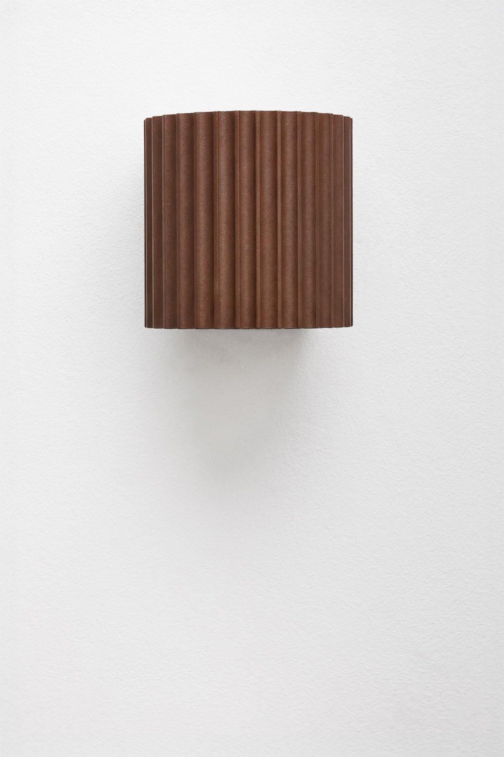 Barein aluminum LED outdoor wall light, gallery image 3