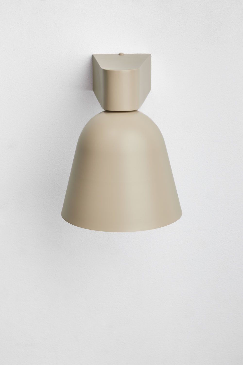 Briavel iron wall sconce, gallery image 3