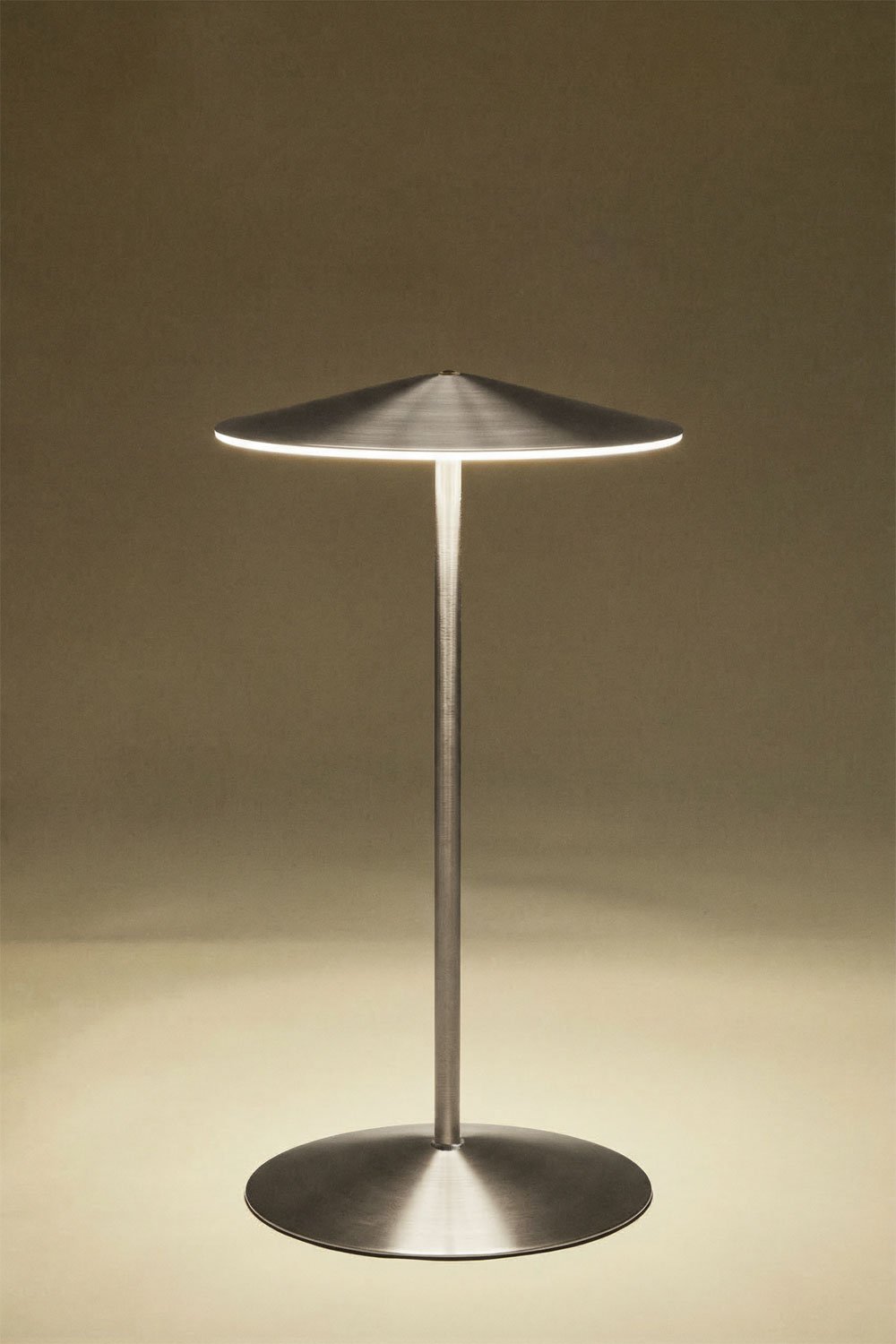 Emilein wireless LED iron table lamp, gallery image 2
