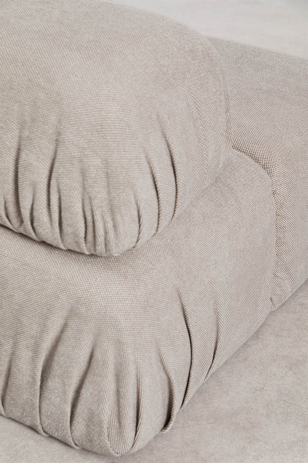 Central module for modular sofa in vacuum-packed bouclé Kendall, gallery image 5