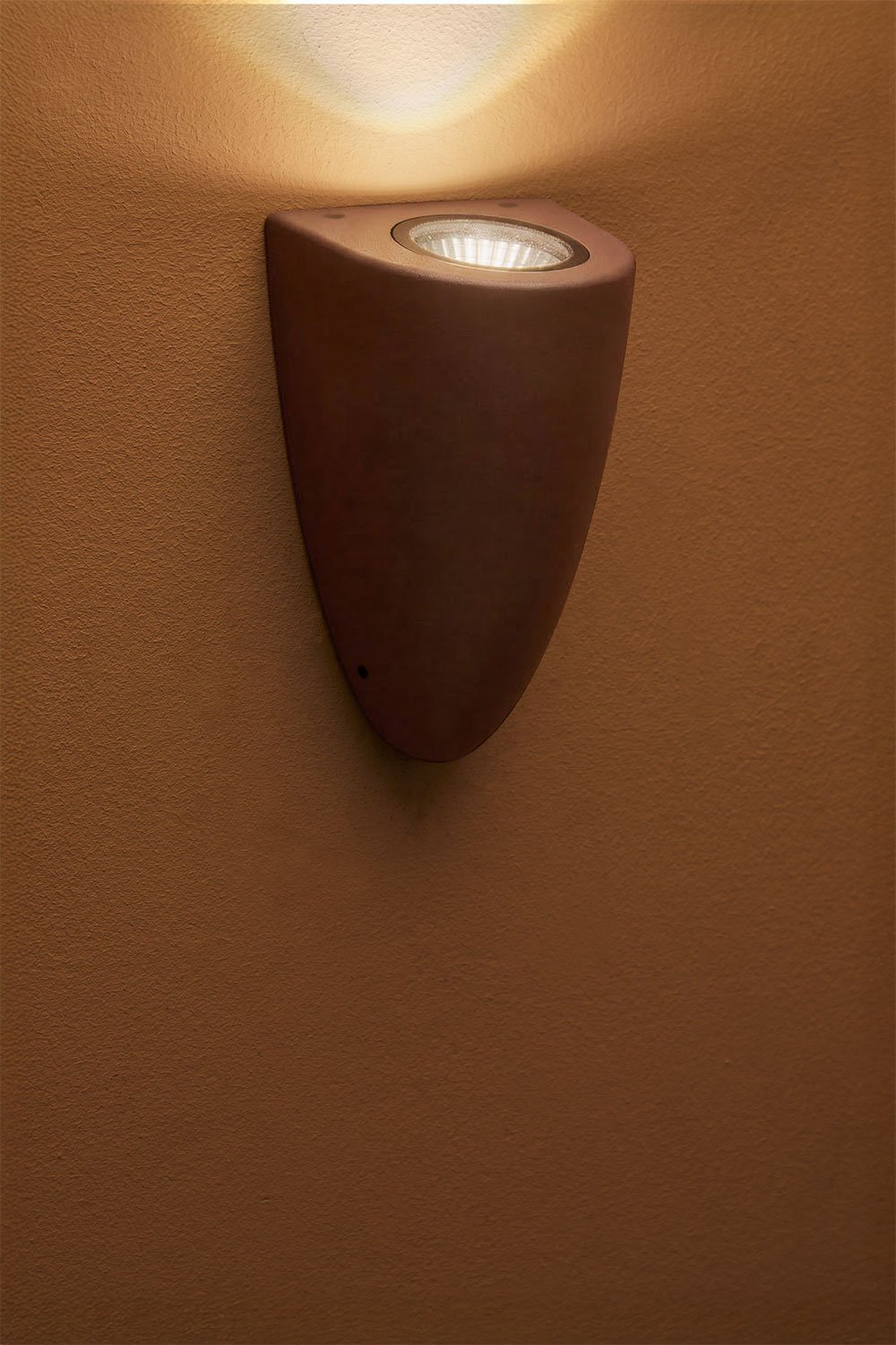 Seattle outdoor wall light in aluminum, gallery image 2