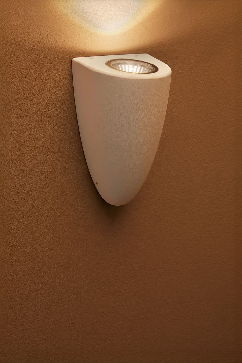 Seattle outdoor wall light in aluminum, gallery image 2