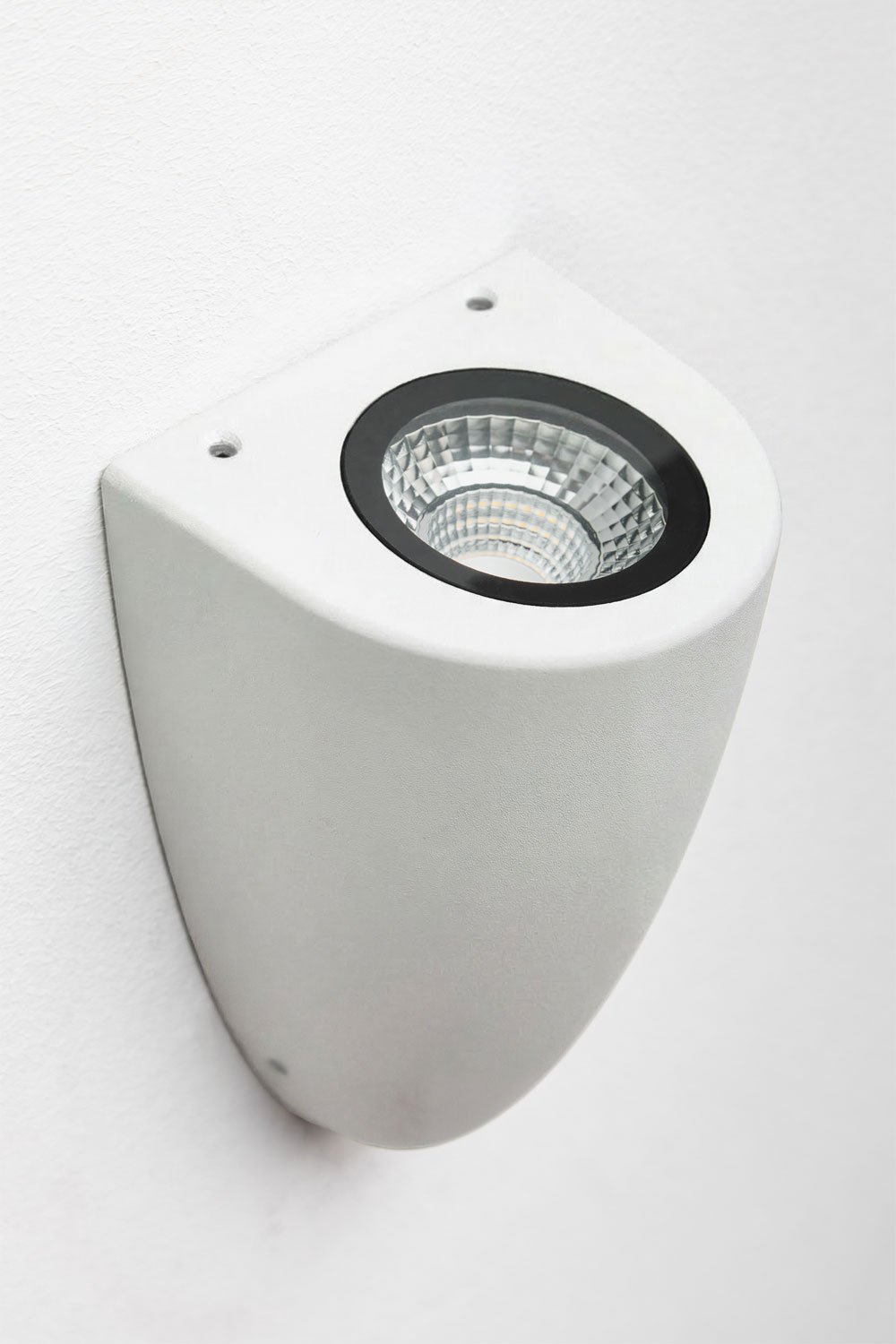 Seattle outdoor wall light in aluminum, gallery image 3