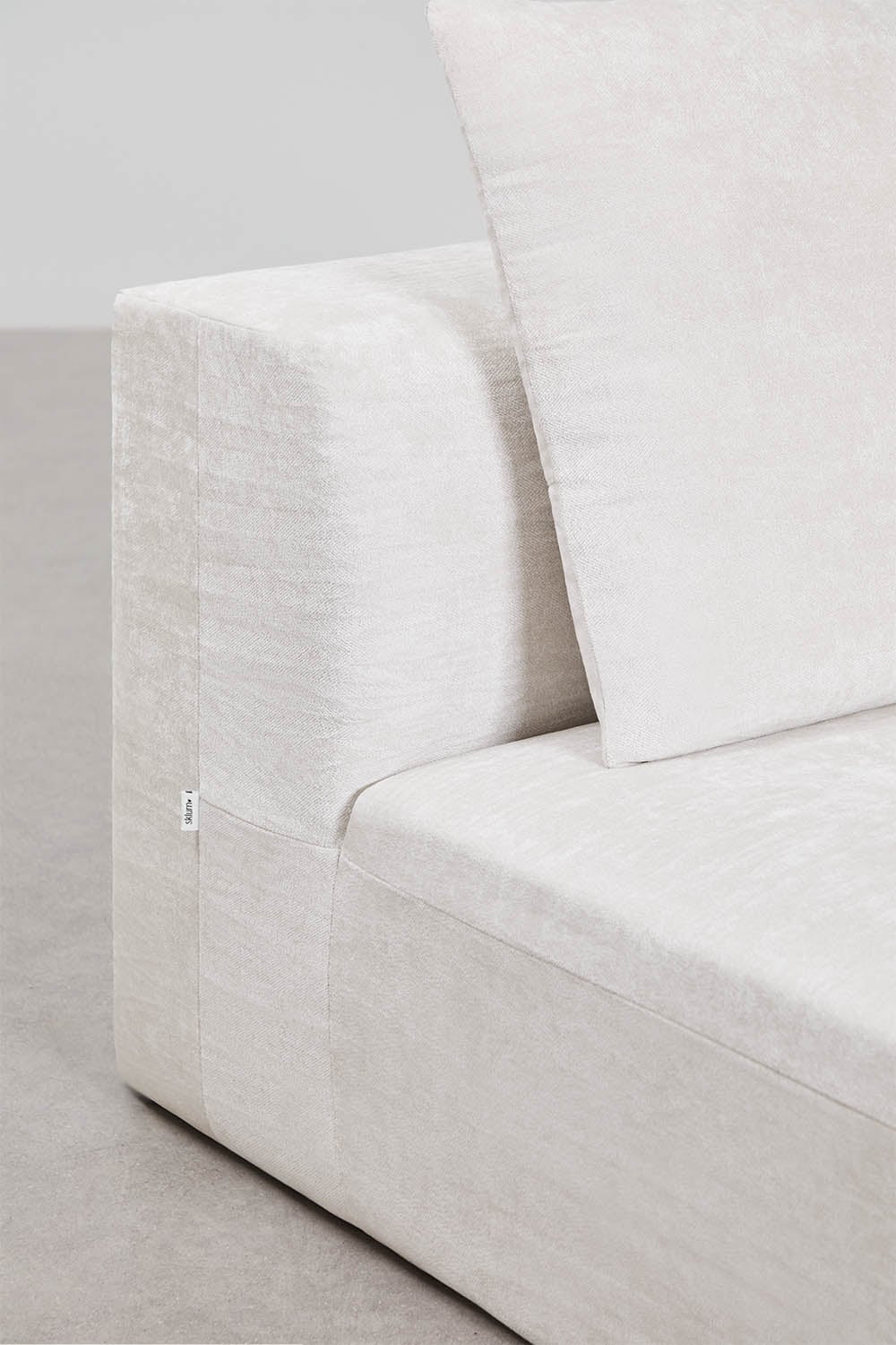 Central module for modular sofa in vacuum-packed chenille Norridge, gallery image 2