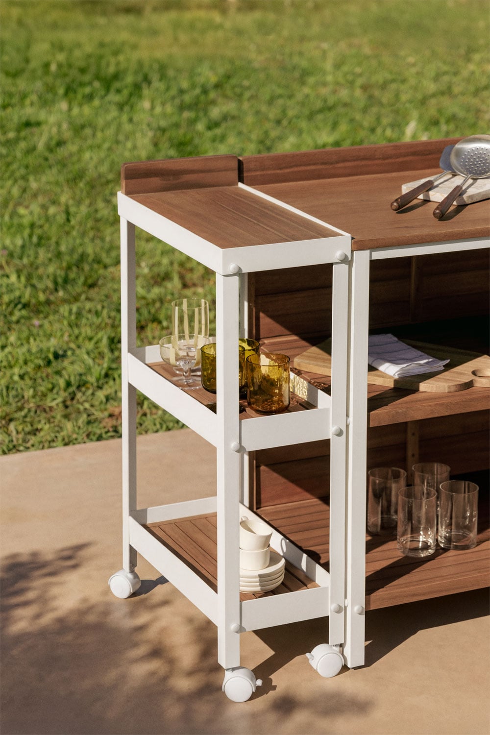 Modular outdoor kitchen cart in acacia wood and aluminum Reggie, gallery image 1