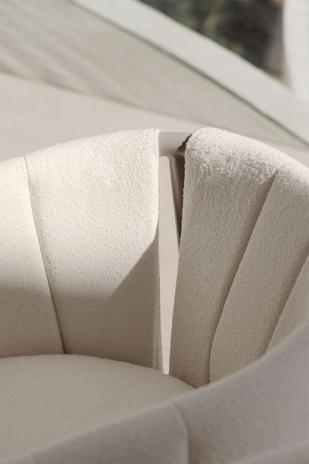 Boleni garden chair with armrests in bouclé and aluminum, gallery image 2