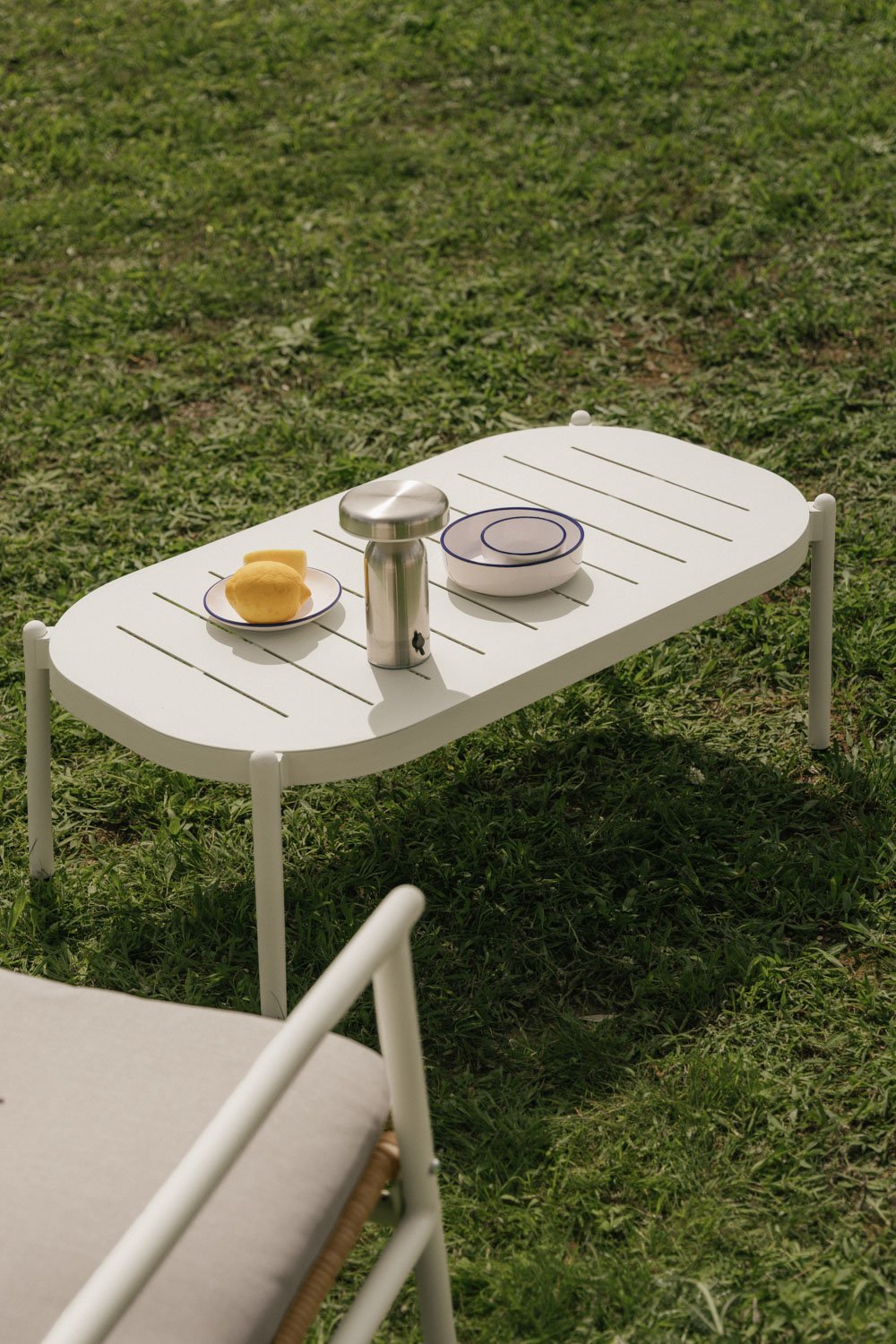 Duroli garden set with 2 armchairs and coffee table in aluminum and synthetic rattan, gallery image 2
