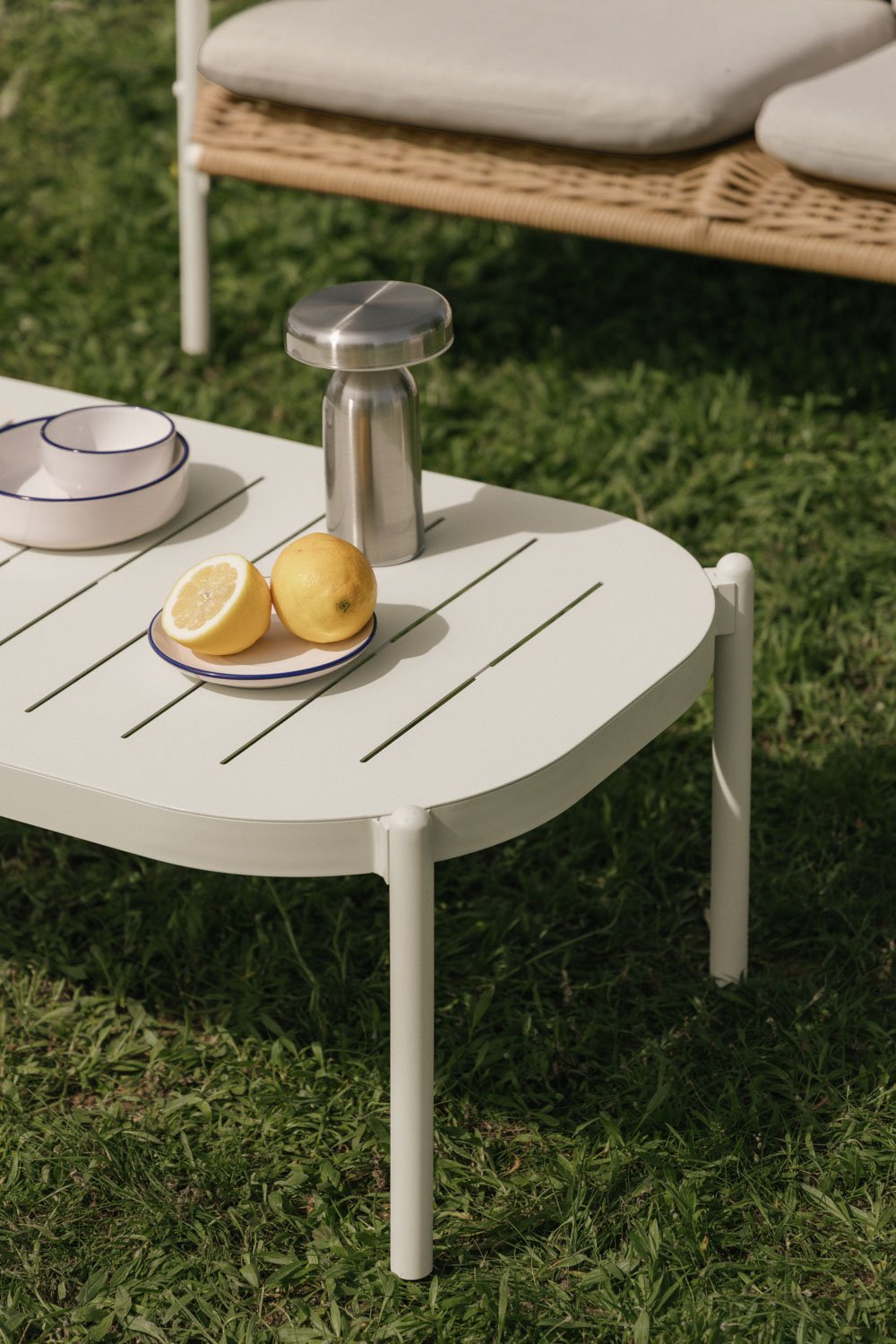 Duroli synthetic rattan and aluminum garden set with 2-seater sofa and coffee table, gallery image 2