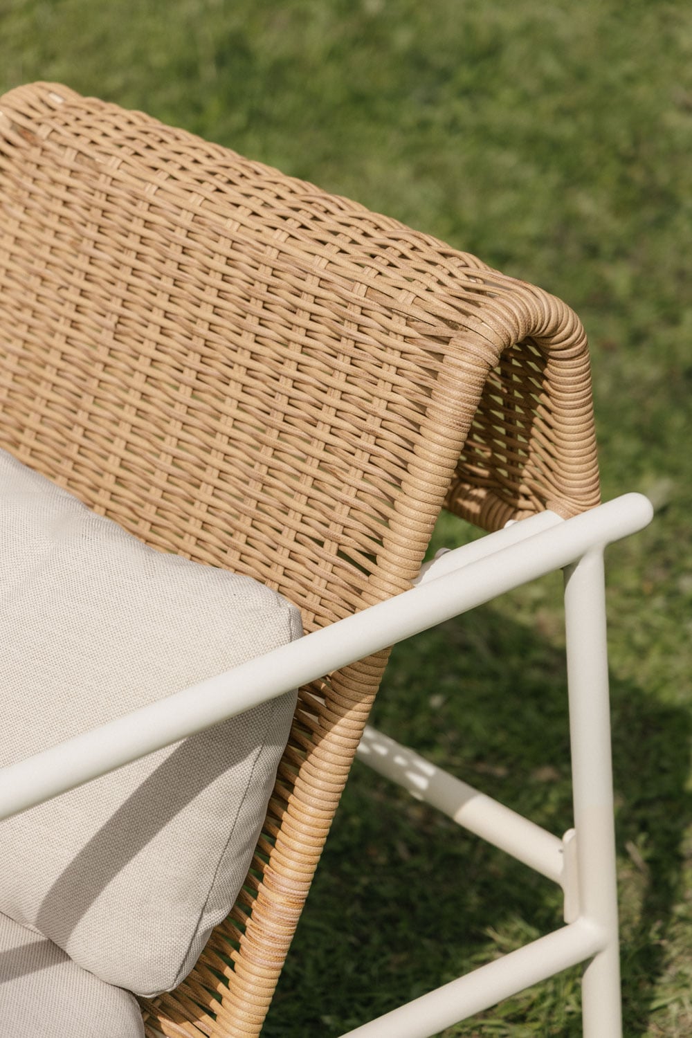 2-seater garden sofa in aluminum and synthetic rattan Duroli, gallery image 2