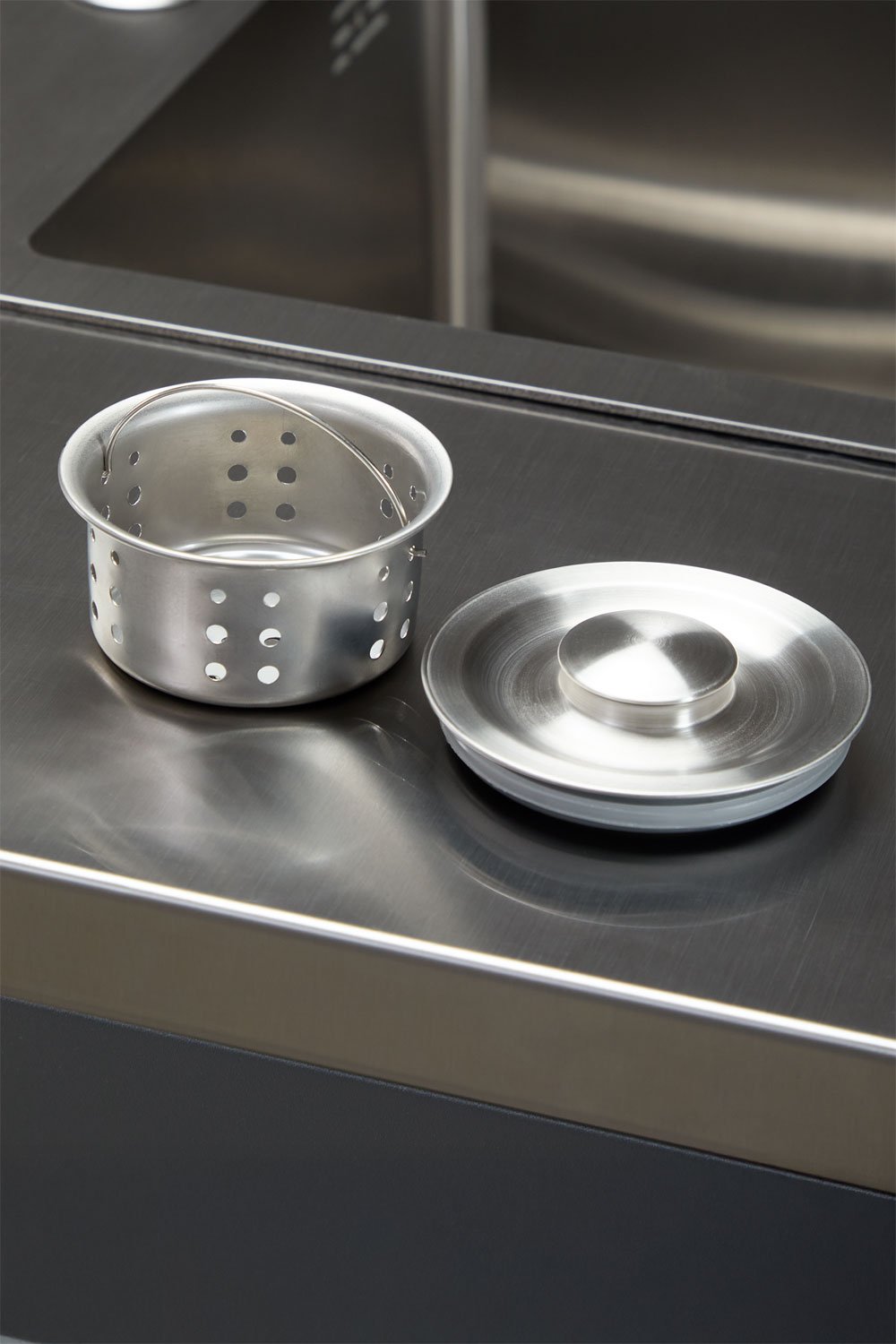 Outdoor modular kitchen storage module with sink in Savona steel, gallery image 9