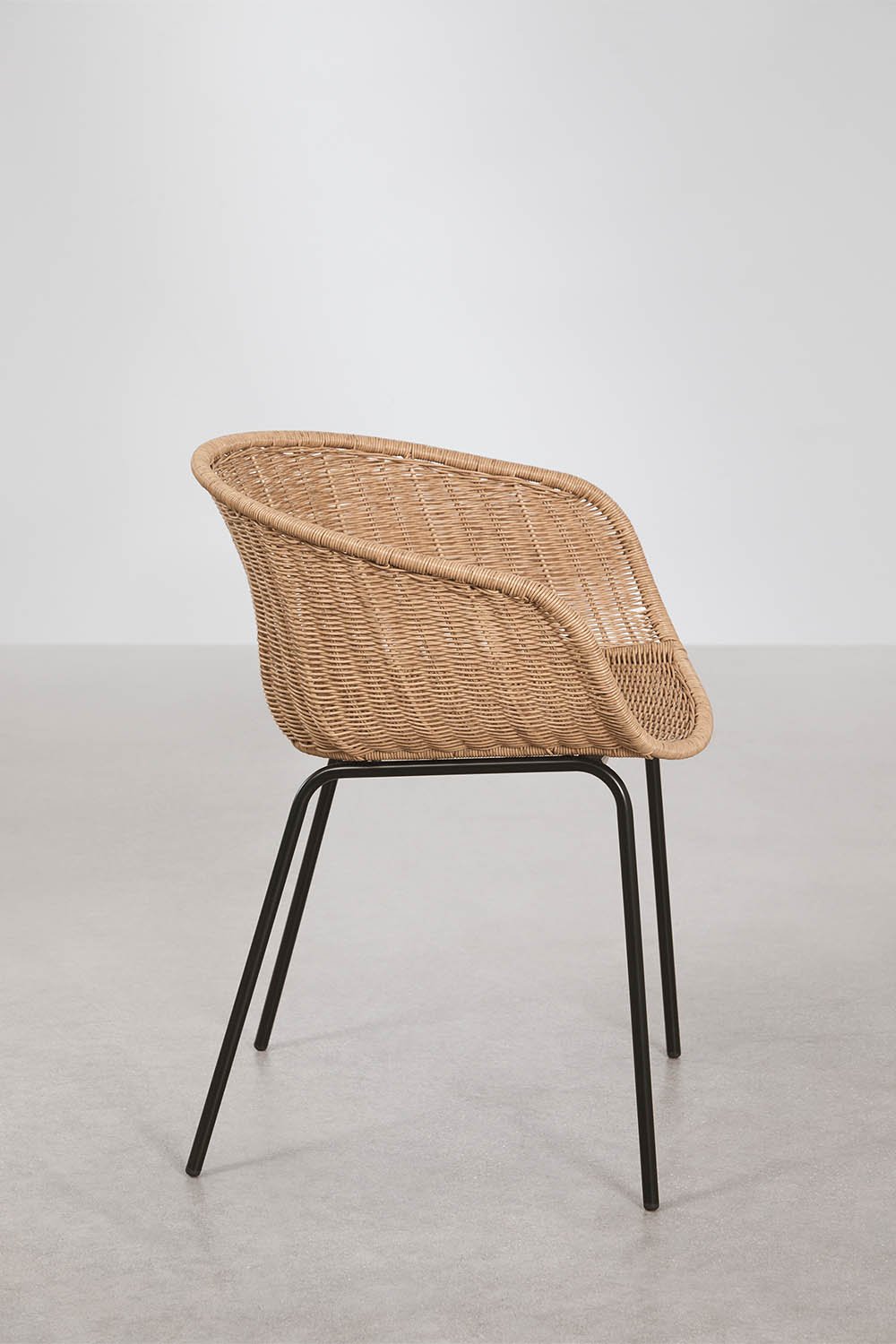 New Tulua dining chair with armrests in synthetic rattan and steel, gallery image 2